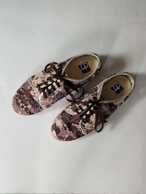 Gorgeous / New With Tag/ SL DESIGN Pink and Purple Lace-Overlay Sneakers